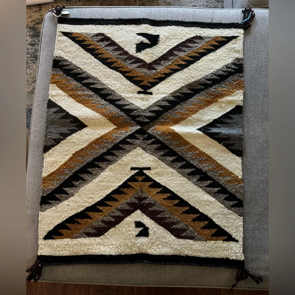 Handmade Southwestern Wool Rug – Navajo Style Geometric Pattern (26” x‎ 33”)